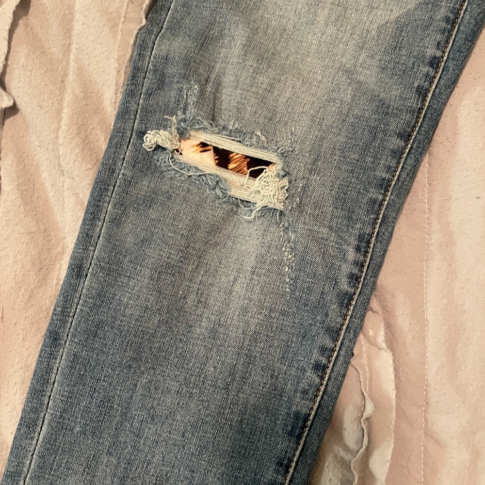 Kancan jeans with leopard patches in destructed areas - Picture 5 of 6
